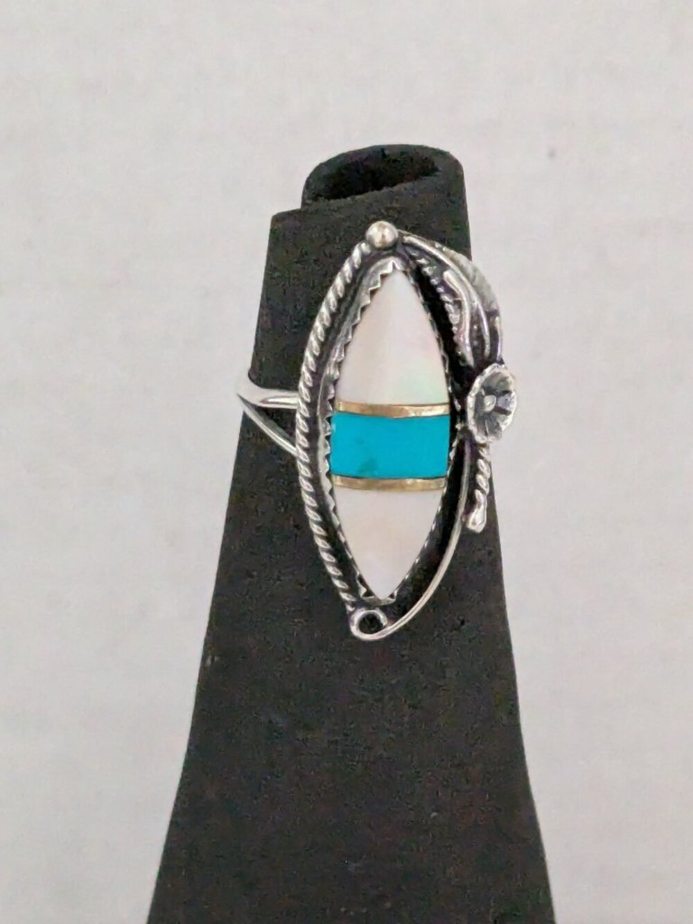 Vintage Sterling Silver Native American Signed SC MOP Turquoise Ring Size 5.75